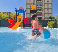 media.Abarth_splash_park_bambino