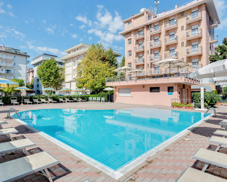 media.Slide_Piscina_5Hotel_Abarth_Cesenatico