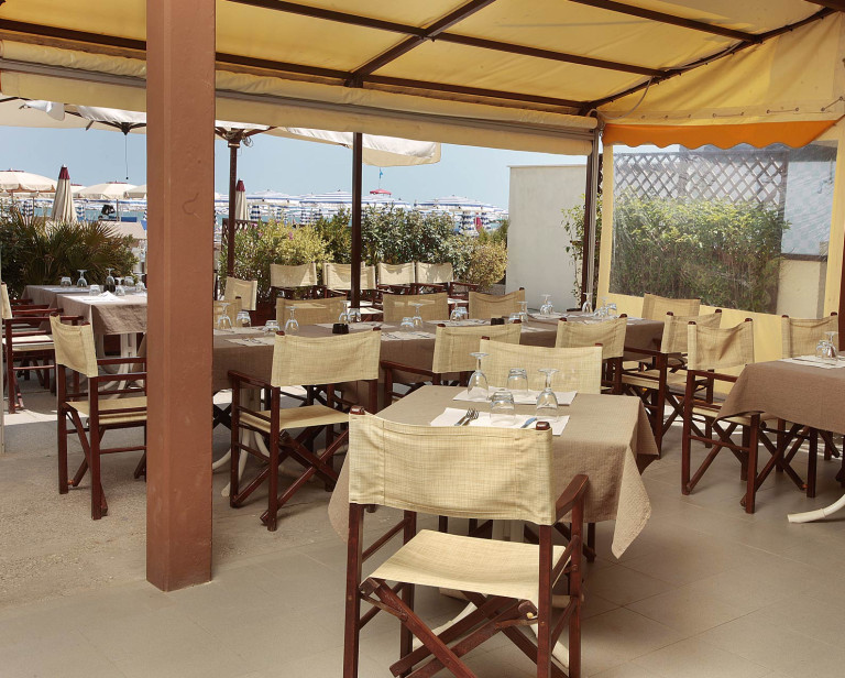 media.Slide_Spiaggia_6Hotel_Abarth_Cesenatico