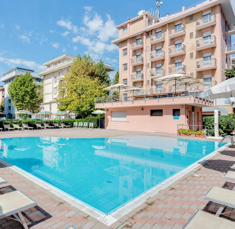 media.Slide_Piscina_5Hotel_Abarth_Cesenatico