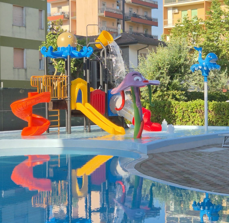 media.Abarth_splash_park_piscina