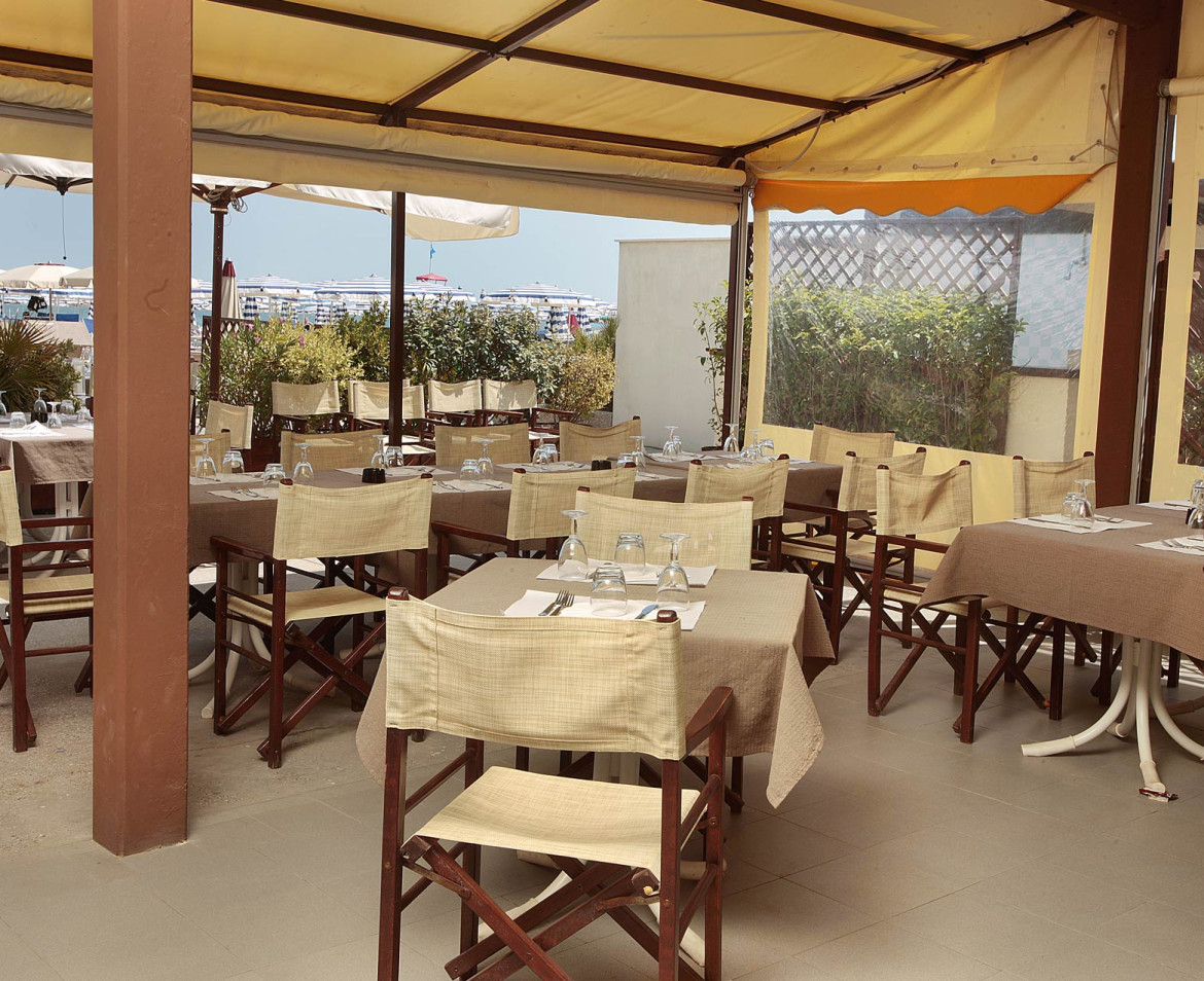 media.Slide_Spiaggia_6Hotel_Abarth_Cesenatico