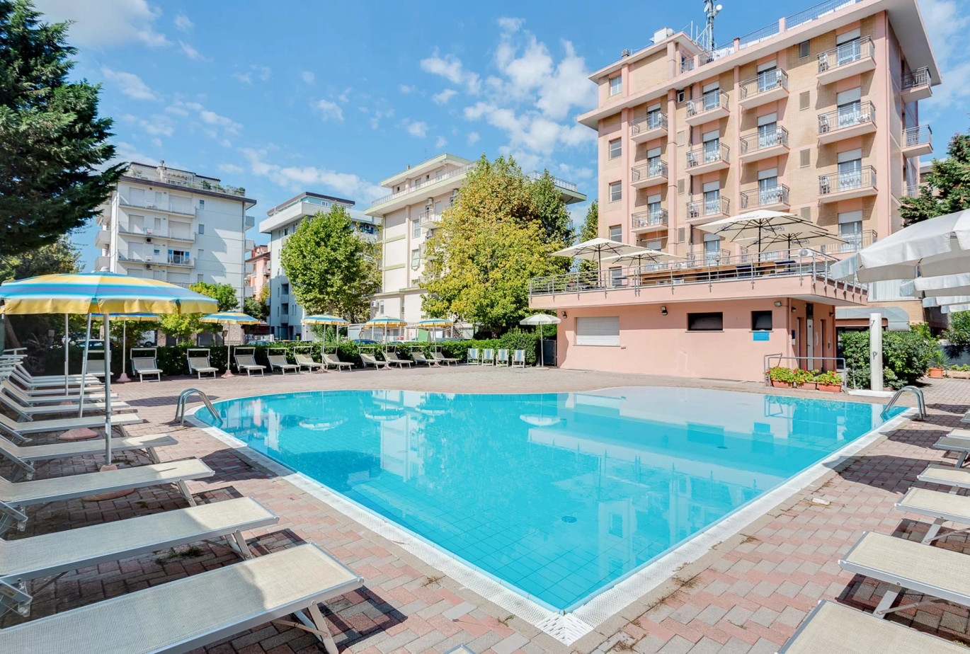 media.Slide_Piscina_5Hotel_Abarth_Cesenatico