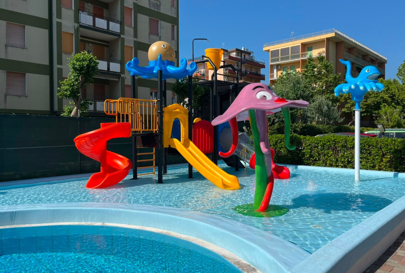 media.Abarth_splash_park_da_vista_piscina